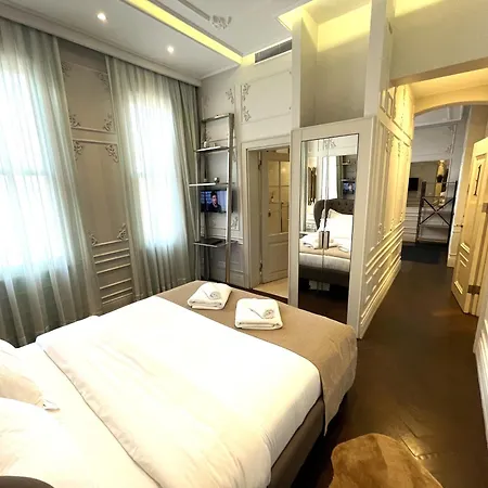 Fuga Constantinidis Estambul