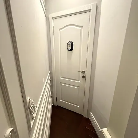 Fuga Constantinidis Apartment