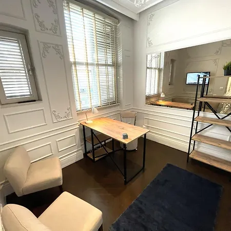 Apartment Fuga Constantinidis *
